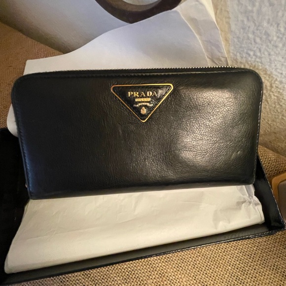 Prada large zip around wallet - Picture 11 of 15